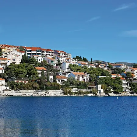 Pet Friendly In Rogoznica With Wifi Apartment *