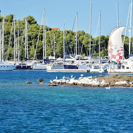 Three-bedroom In Apartman