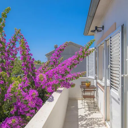 Apartament Three-bedroom In Rogoznica (Sibenik-Knin)