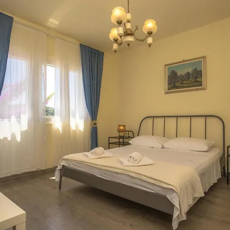 Three-bedroom In * Rogoznica (Sibenik-Knin)