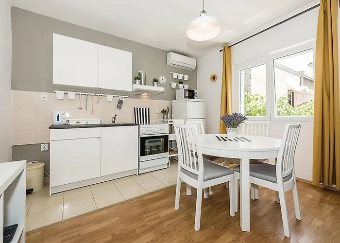 Three-bedroom In Apartamento Rogoznica (Sibenik-Knin)