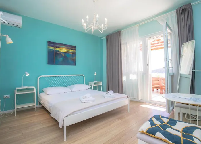 Apartament Three-bedroom In