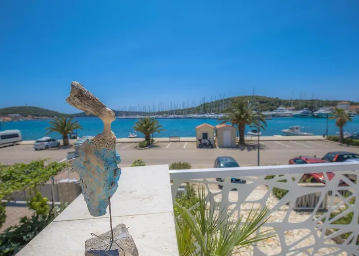 Apartamento Three-bedroom In *