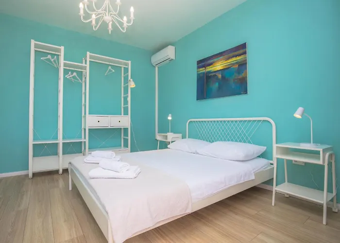 Three-bedroom In Apartament