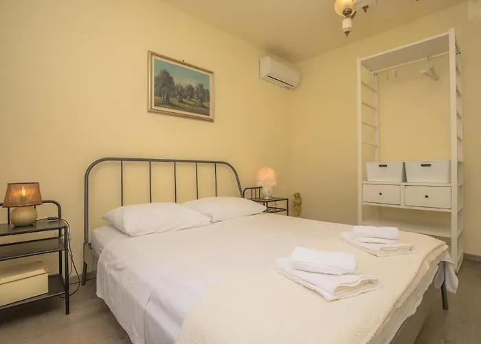 Apartamento Three-bedroom In Rogoznica (Sibenik-Knin)
