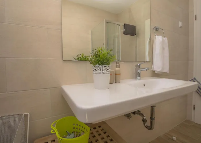 Three-bedroom In Apartamento *