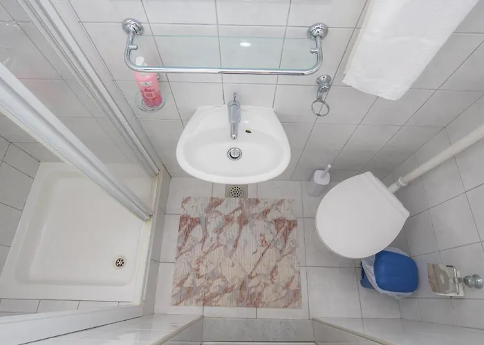 Apartamento Three-bedroom In *